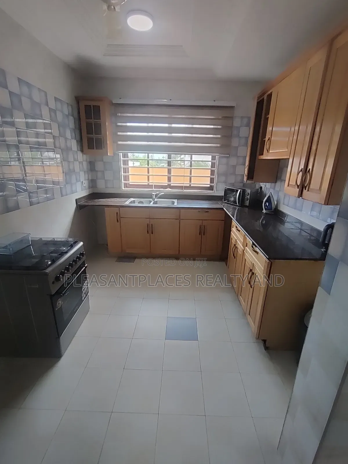 Furnished 3bdrm Apartment in Pleasantplaces, East Legon for rent