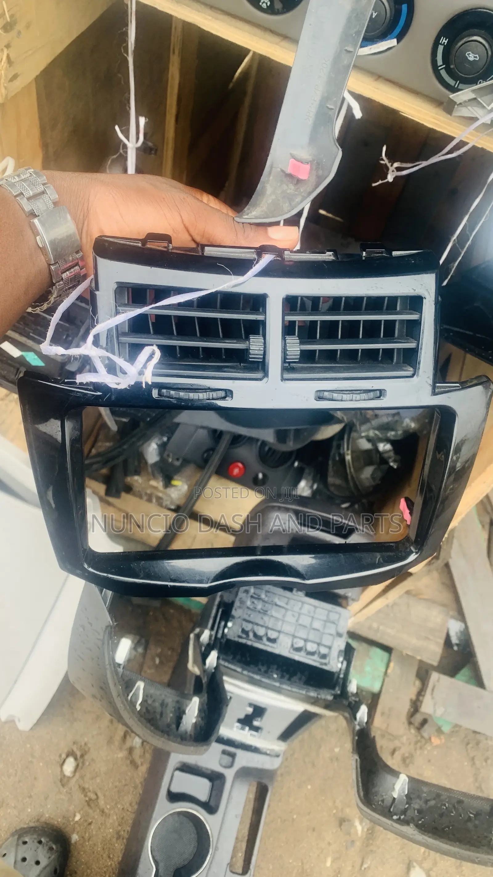 Toyota Vitz 2010 Ac Vent Face