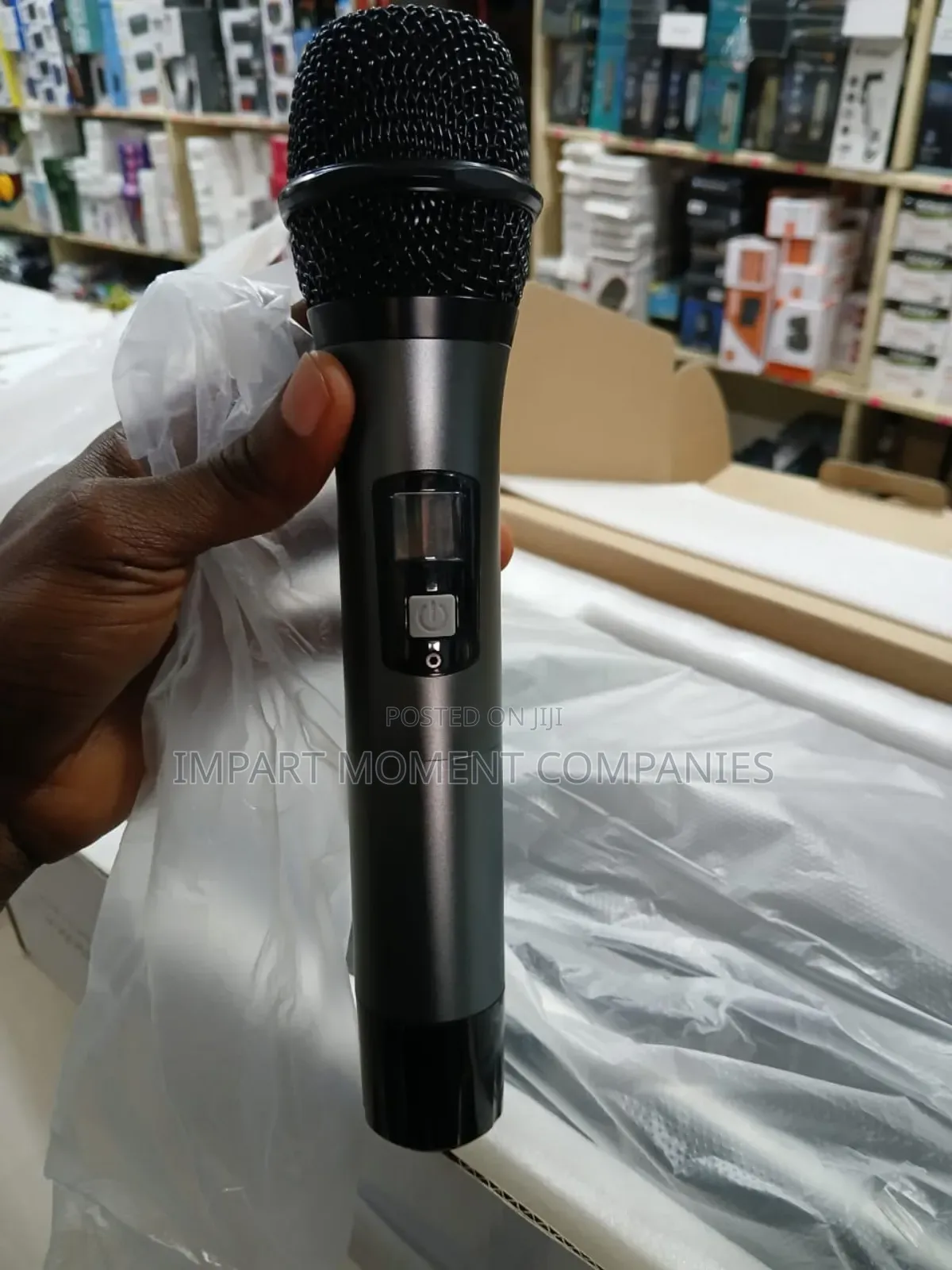 4 in 1 Shure Professional Wireless Microphone