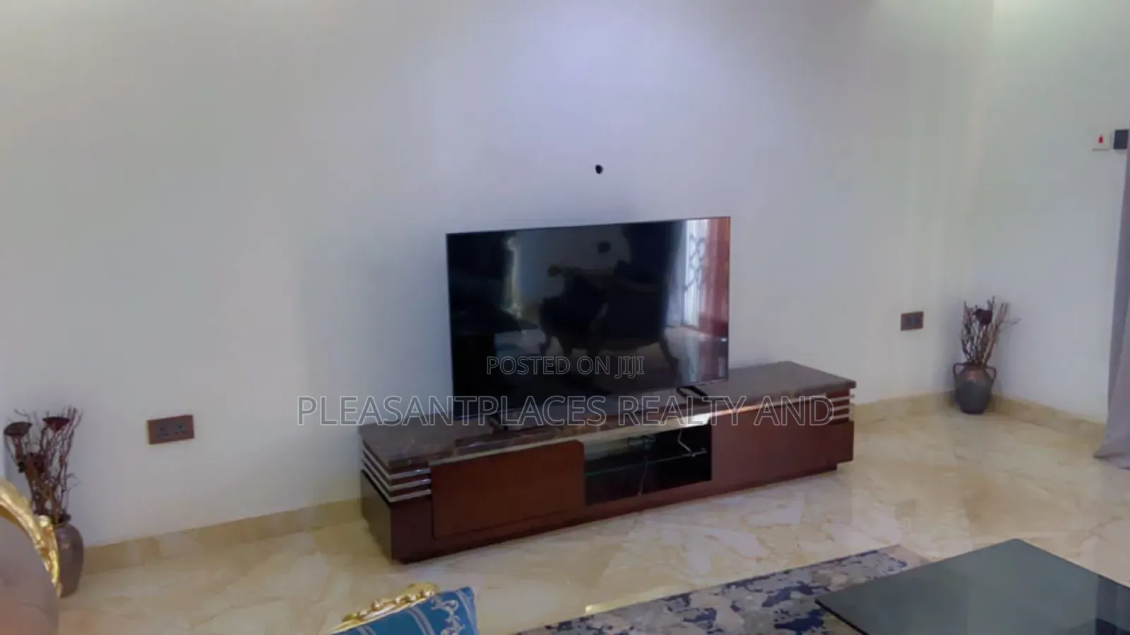 Furnished 3bdrm Apartment in Pleasantplaces, East Legon for rent