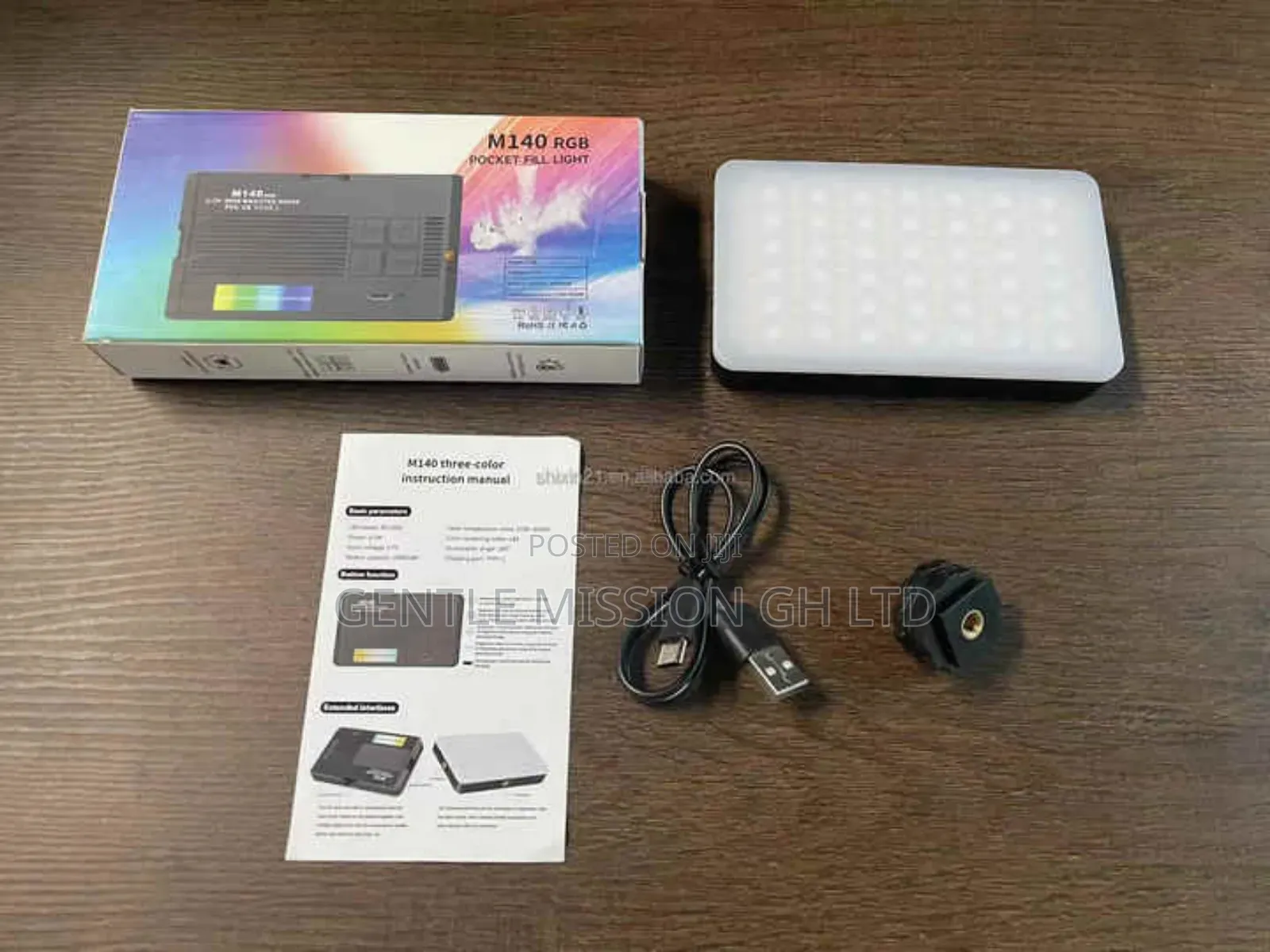 M140 Pocket Fill Light Both Phone and Laptops