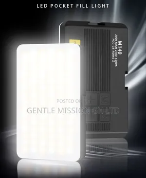 M140 Pocket Fill Light Both Phone and Laptops