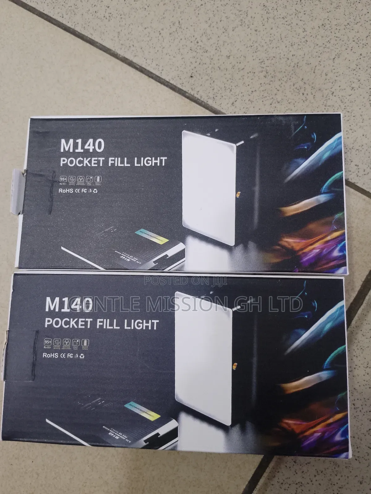 M140 Pocket Fill Light Both Phone and Laptops