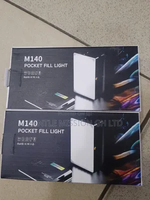 M140 Pocket Fill Light Both Phone and Laptops