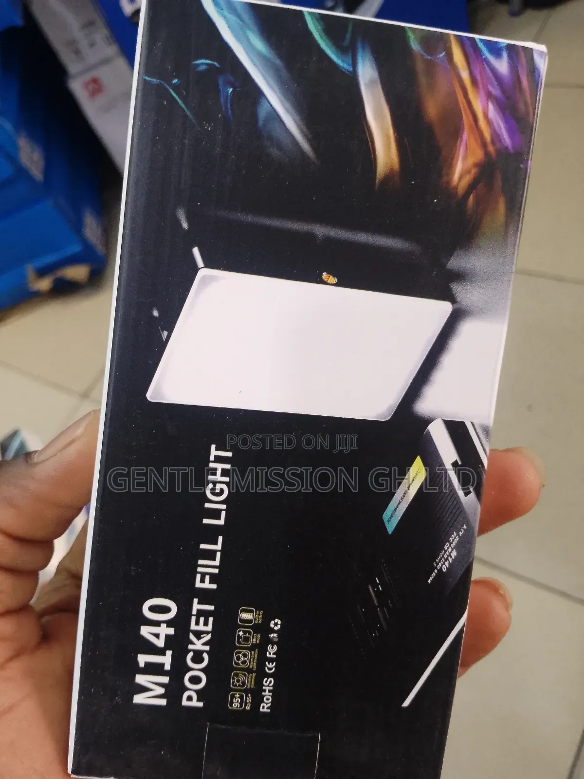 M140 Pocket Fill Light Both Phone and Laptops