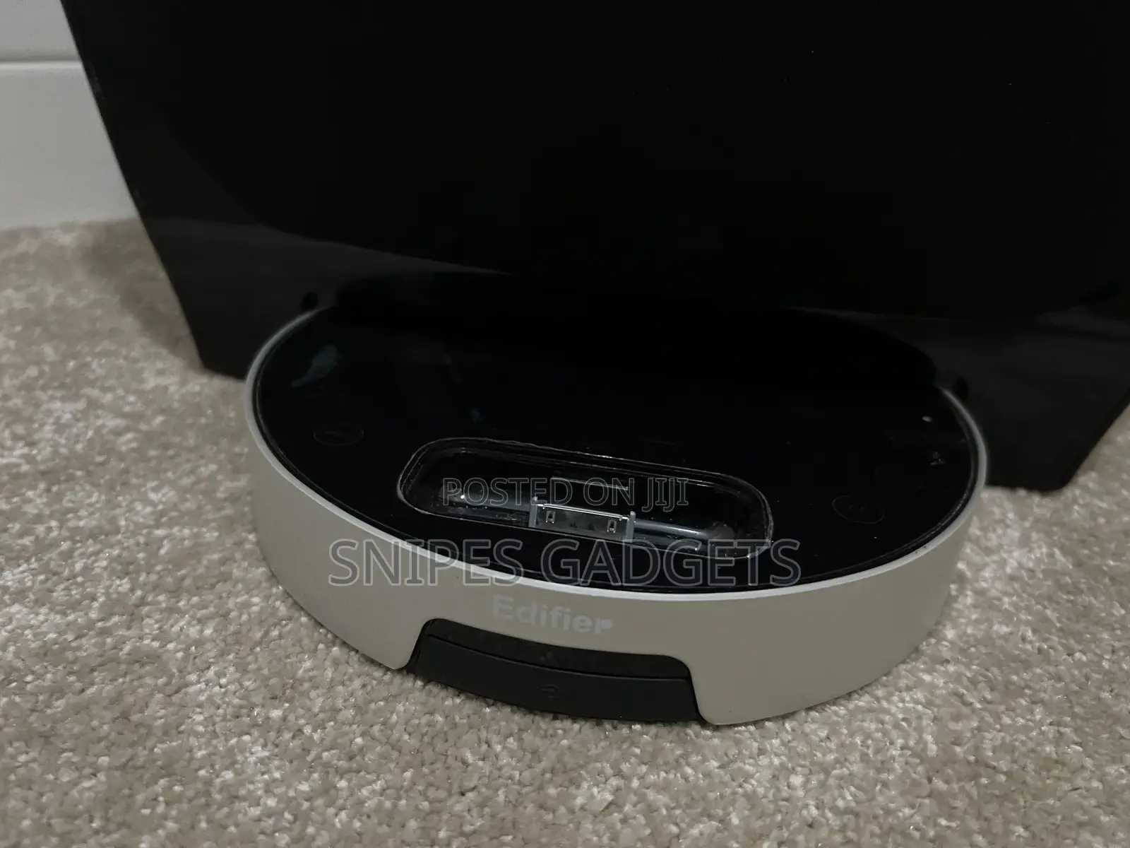 Edifier iPod Dock/ Radio/Bluetooth Speaker