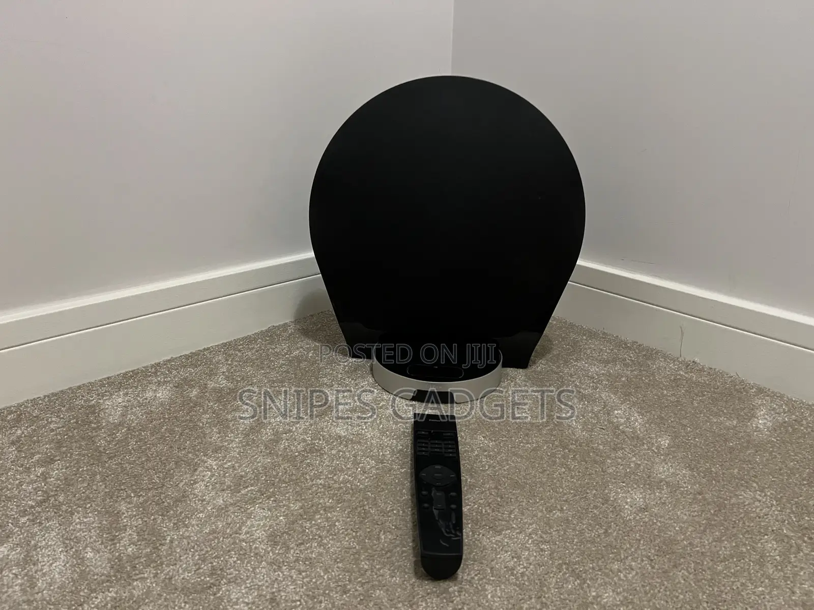 Edifier iPod Dock/ Radio/Bluetooth Speaker