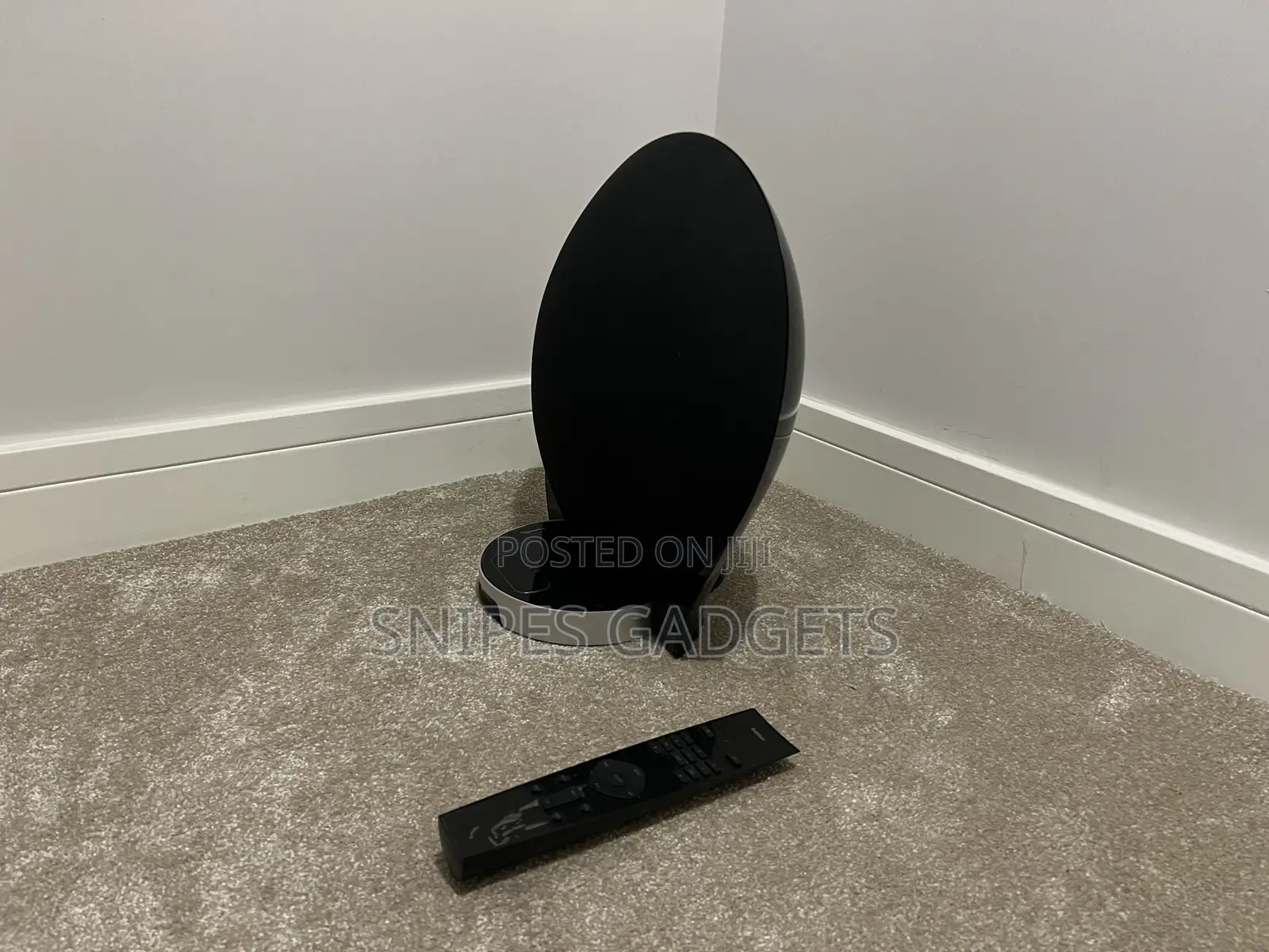 Edifier iPod Dock/ Radio/Bluetooth Speaker