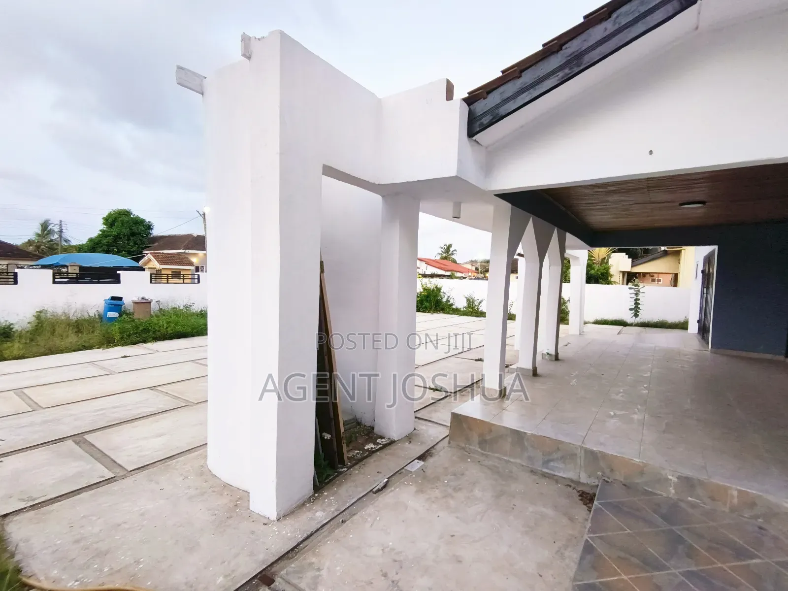 4bdrm House in Manet Court Estate, Airport Residential Area for rent