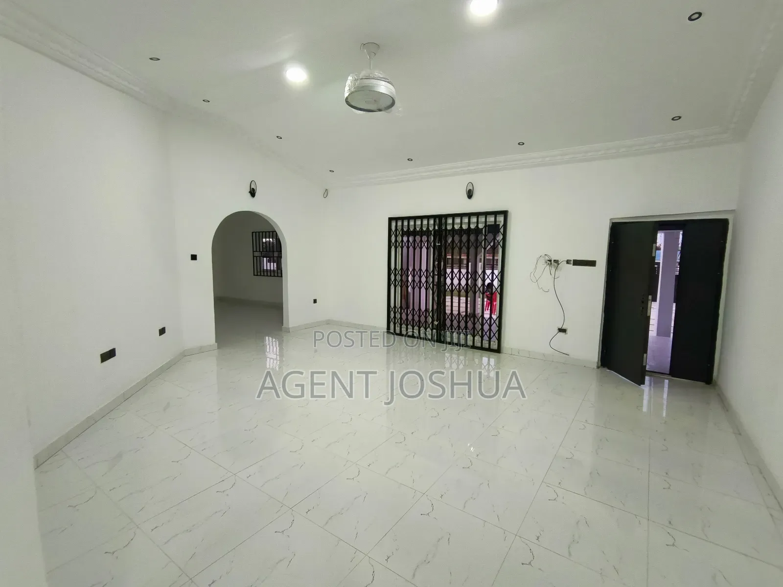 4bdrm House in Manet Court Estate, Airport Residential Area for rent