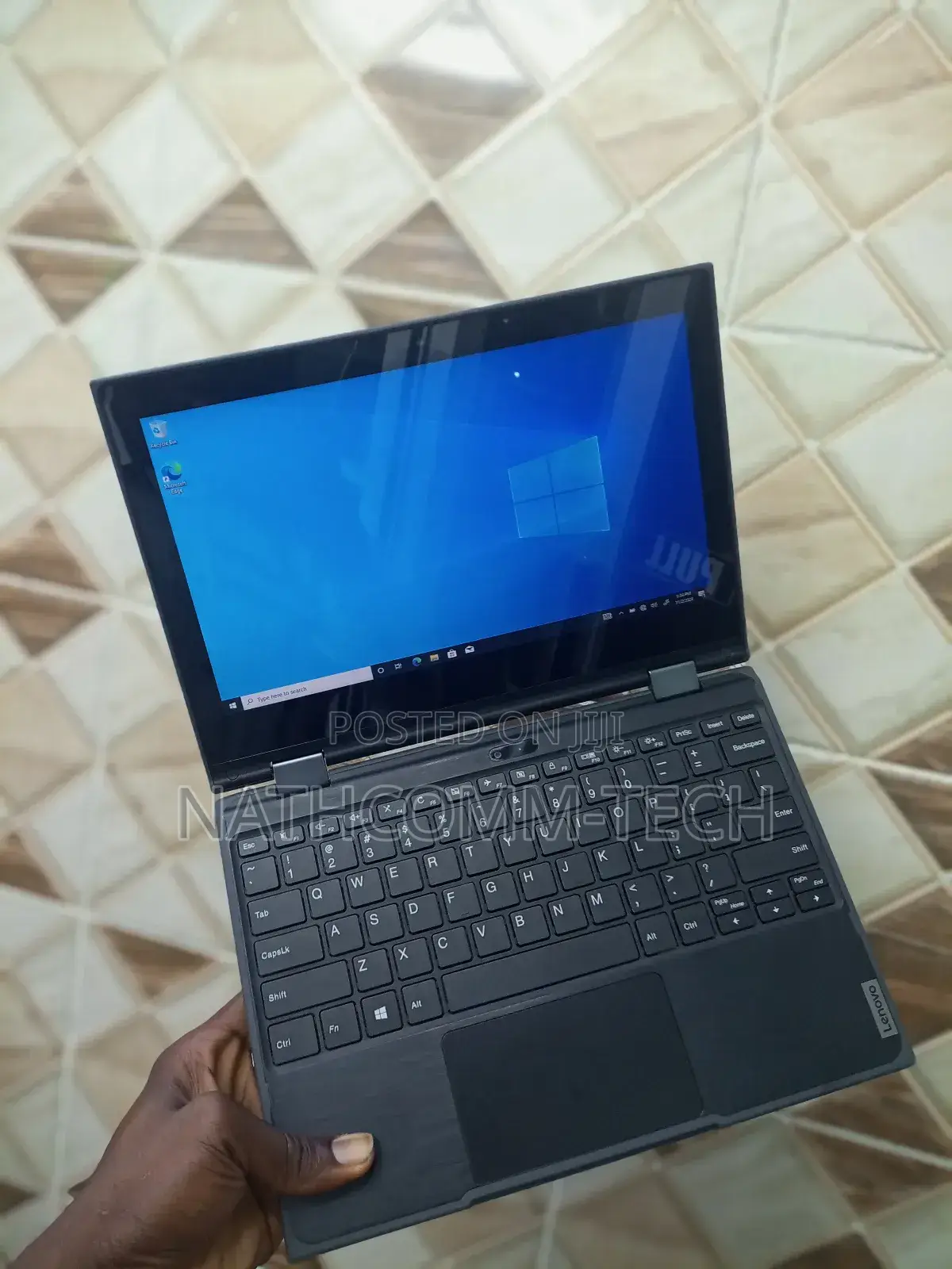 Laptop Lenovo 300e 4GB Intel SSD 128GB