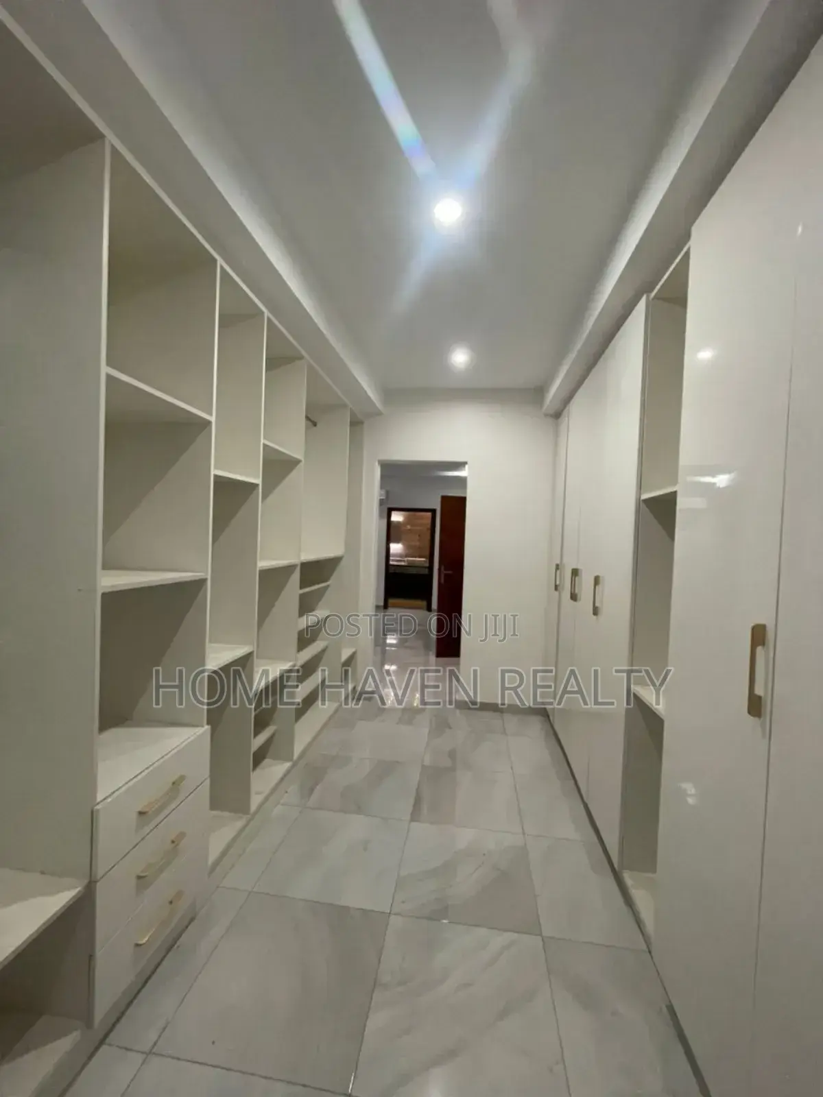 4bdrm House in Acp, Pokuase for sale