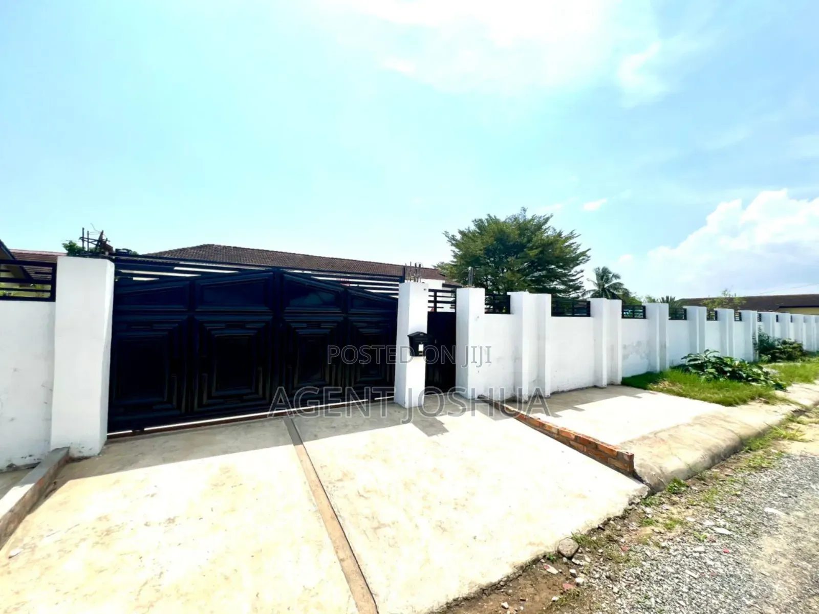4bdrm House in Manet Court Estate, Airport Residential Area for rent