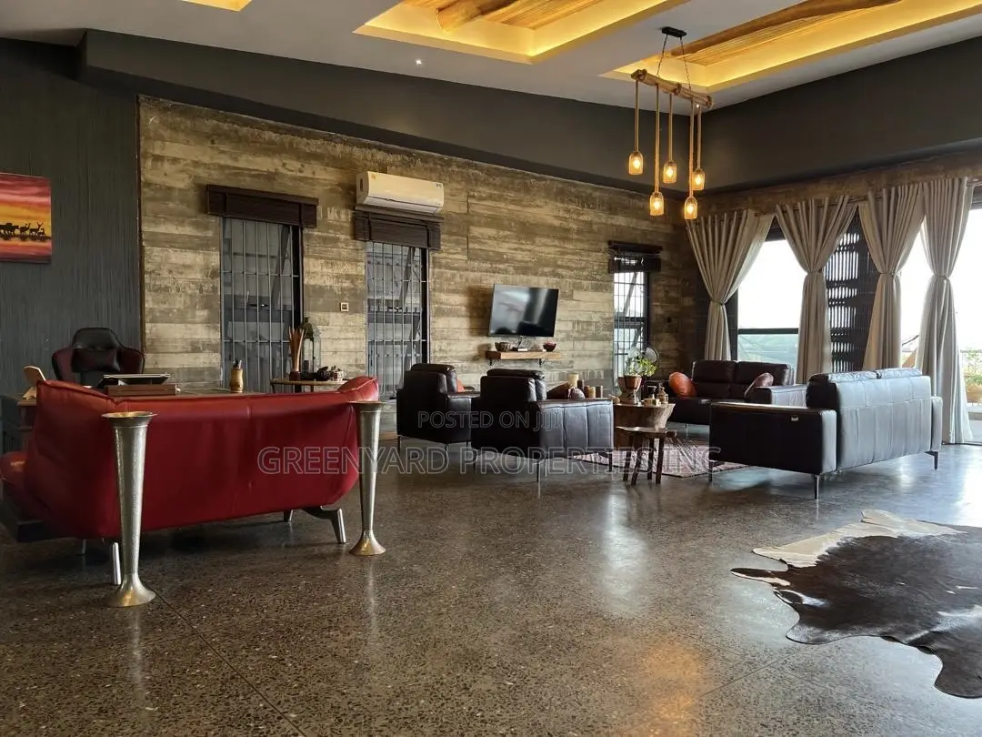 Furnished 8bdrm Mansion in Mountains, Aburi for sale