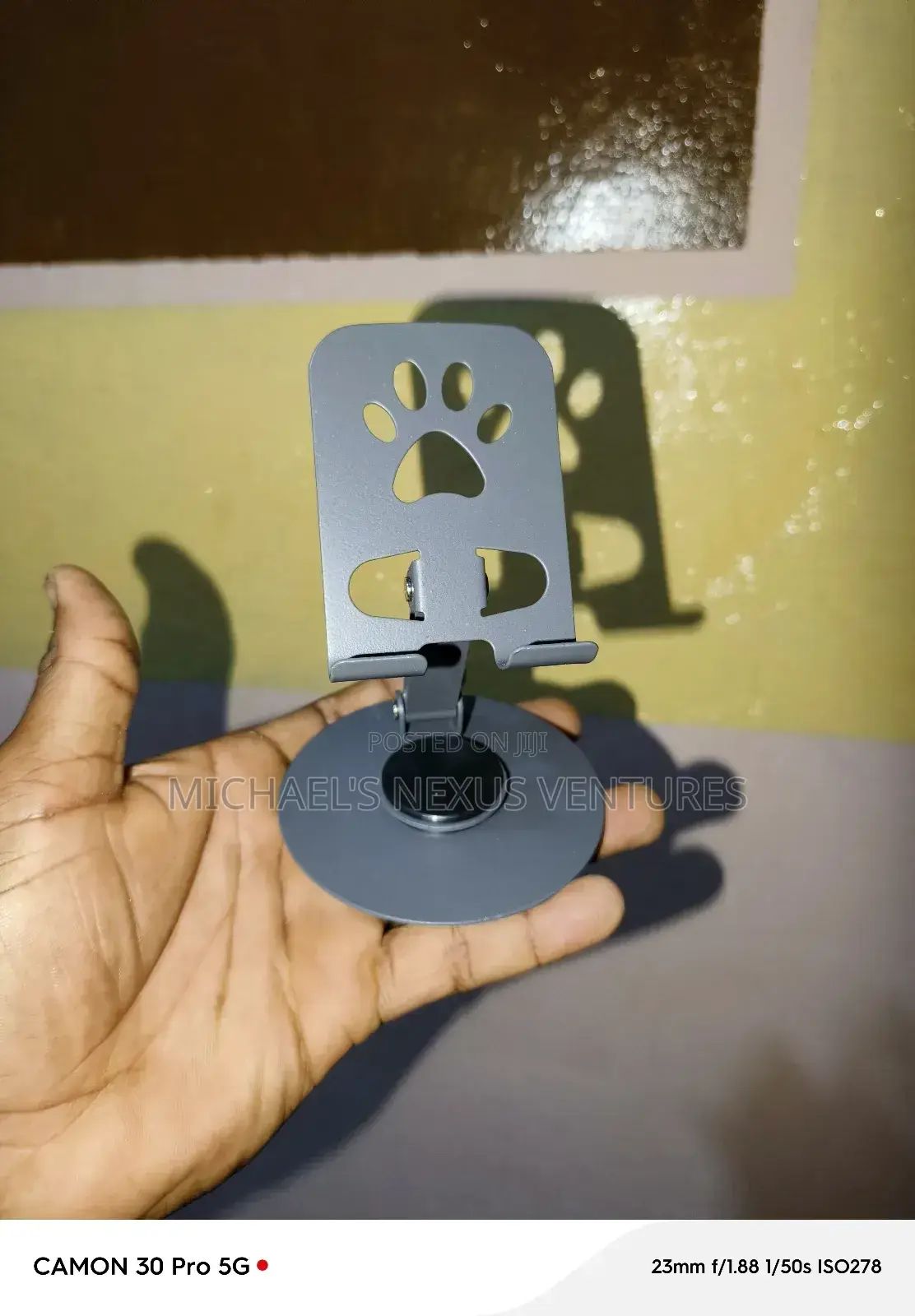 Rotatable Metallic Phone Stand
