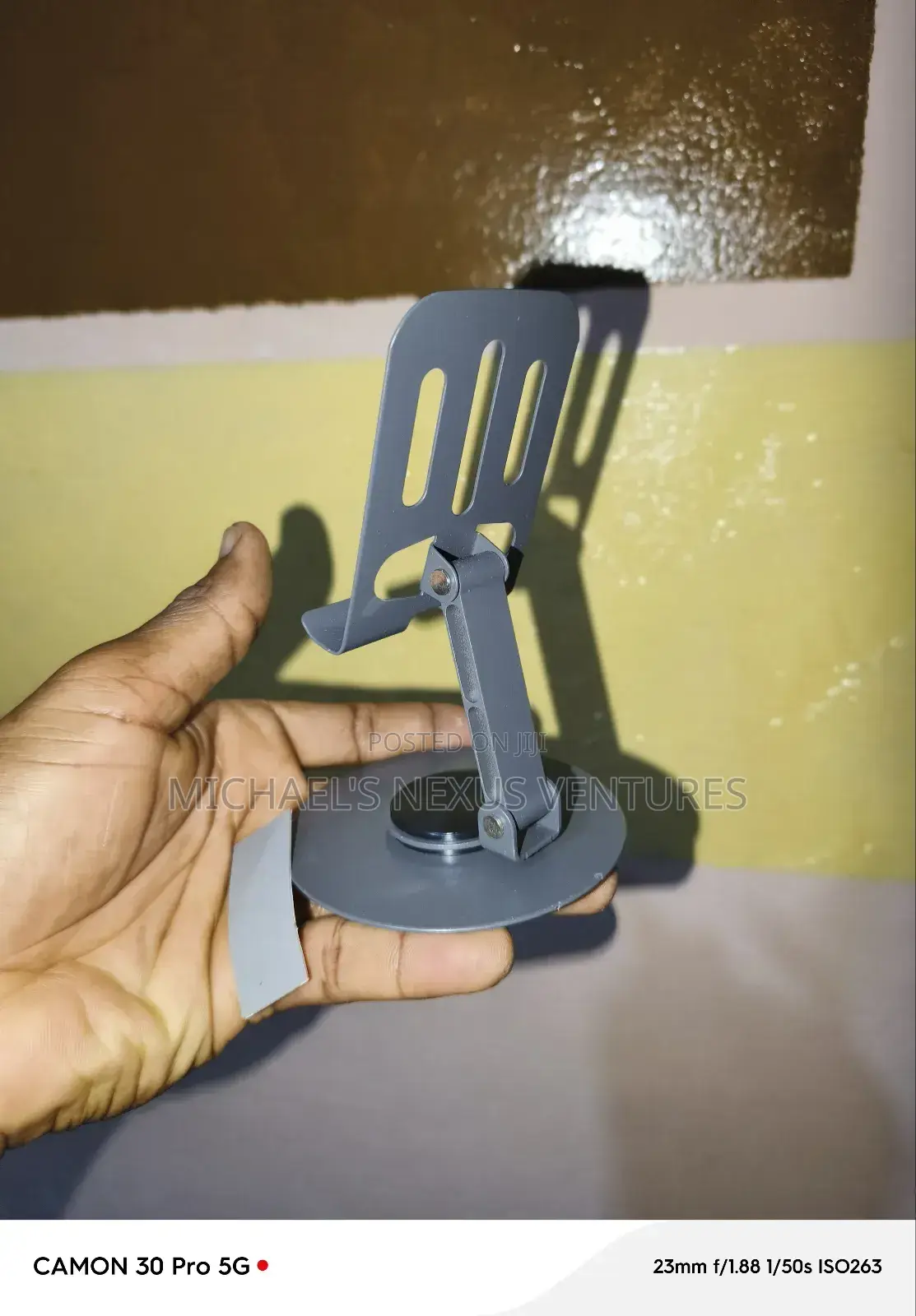 Rotatable Metallic Phone Stand
