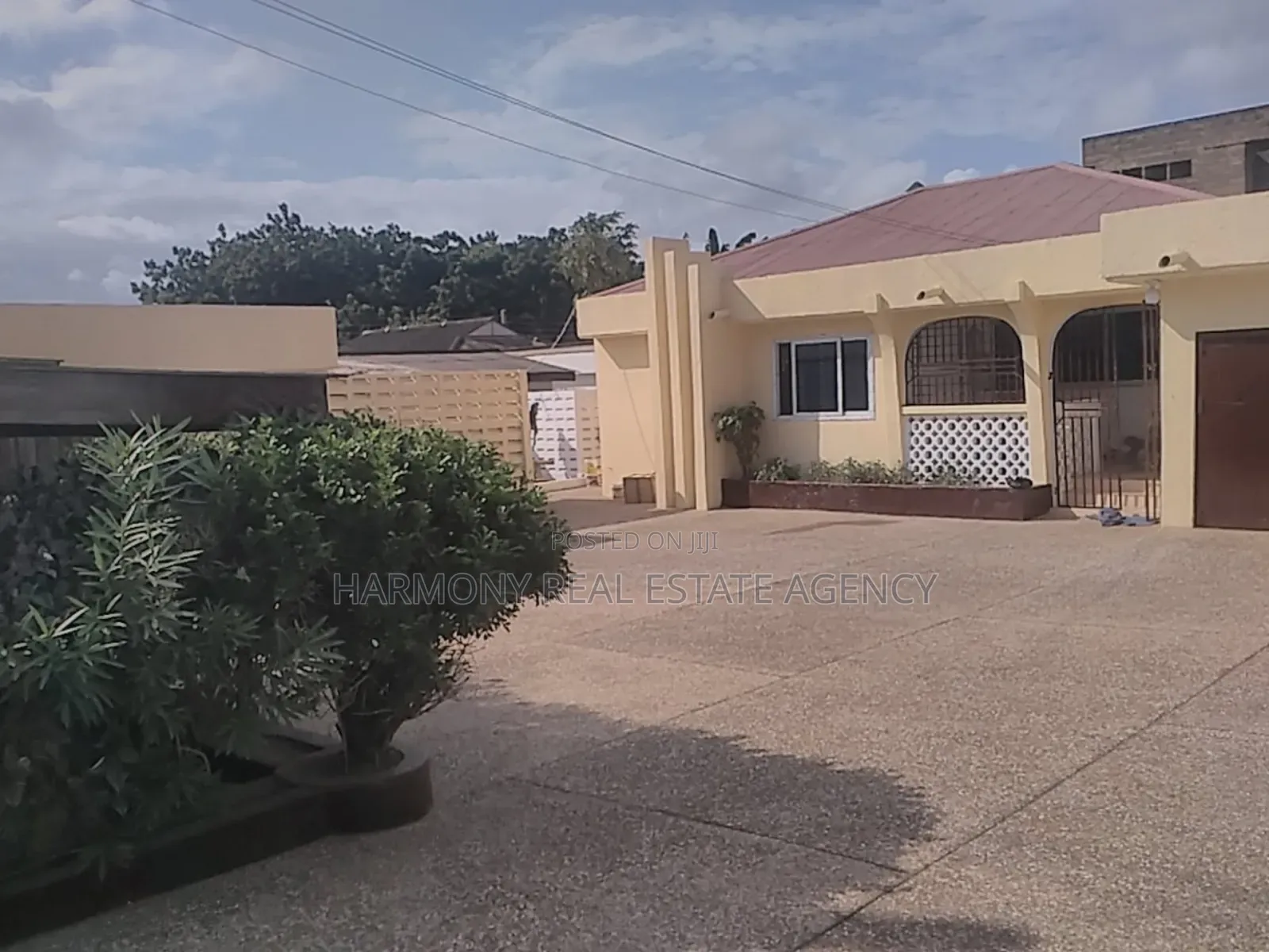4bdrm House in Airport Residential Area for rent
