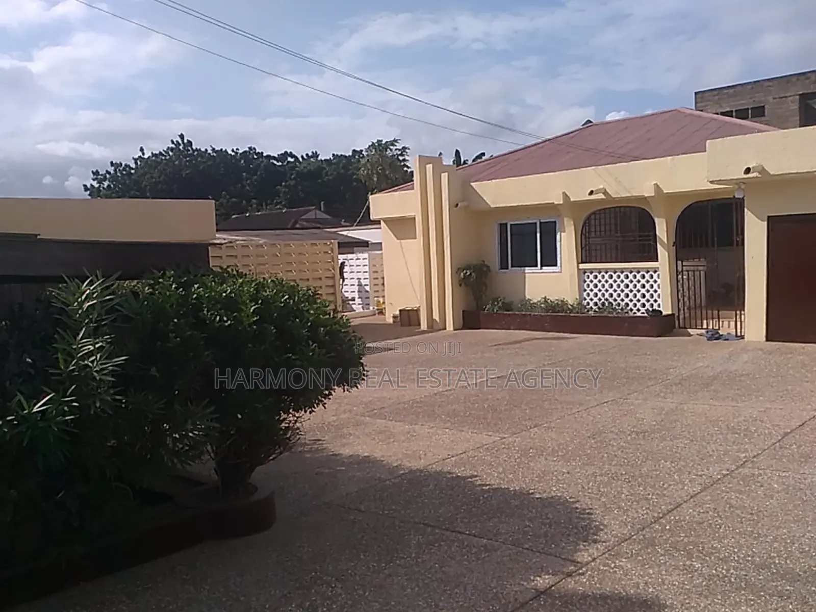 4bdrm House in Airport Residential Area for rent