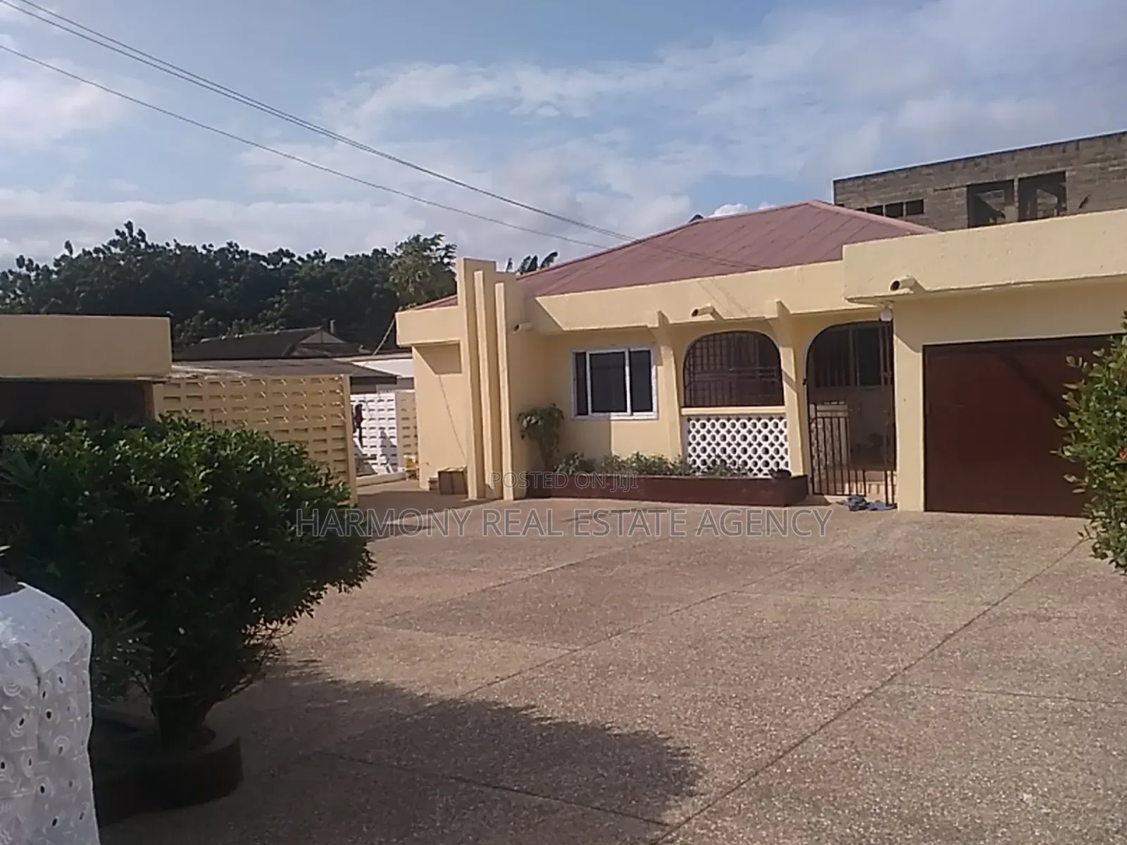 4bdrm House in Airport Residential Area for rent