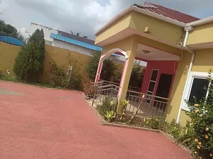 4bdrm House in Airport Residential Area for rent