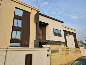 8bdrm Duplex in Devtraco, Tema Metropolitan for sale