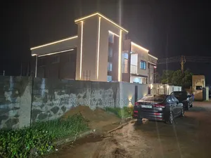 8bdrm Duplex in Devtraco, Tema Metropolitan for sale