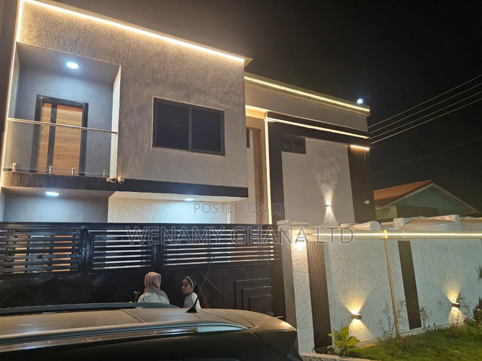 8bdrm Duplex in Devtraco, Tema Metropolitan for sale