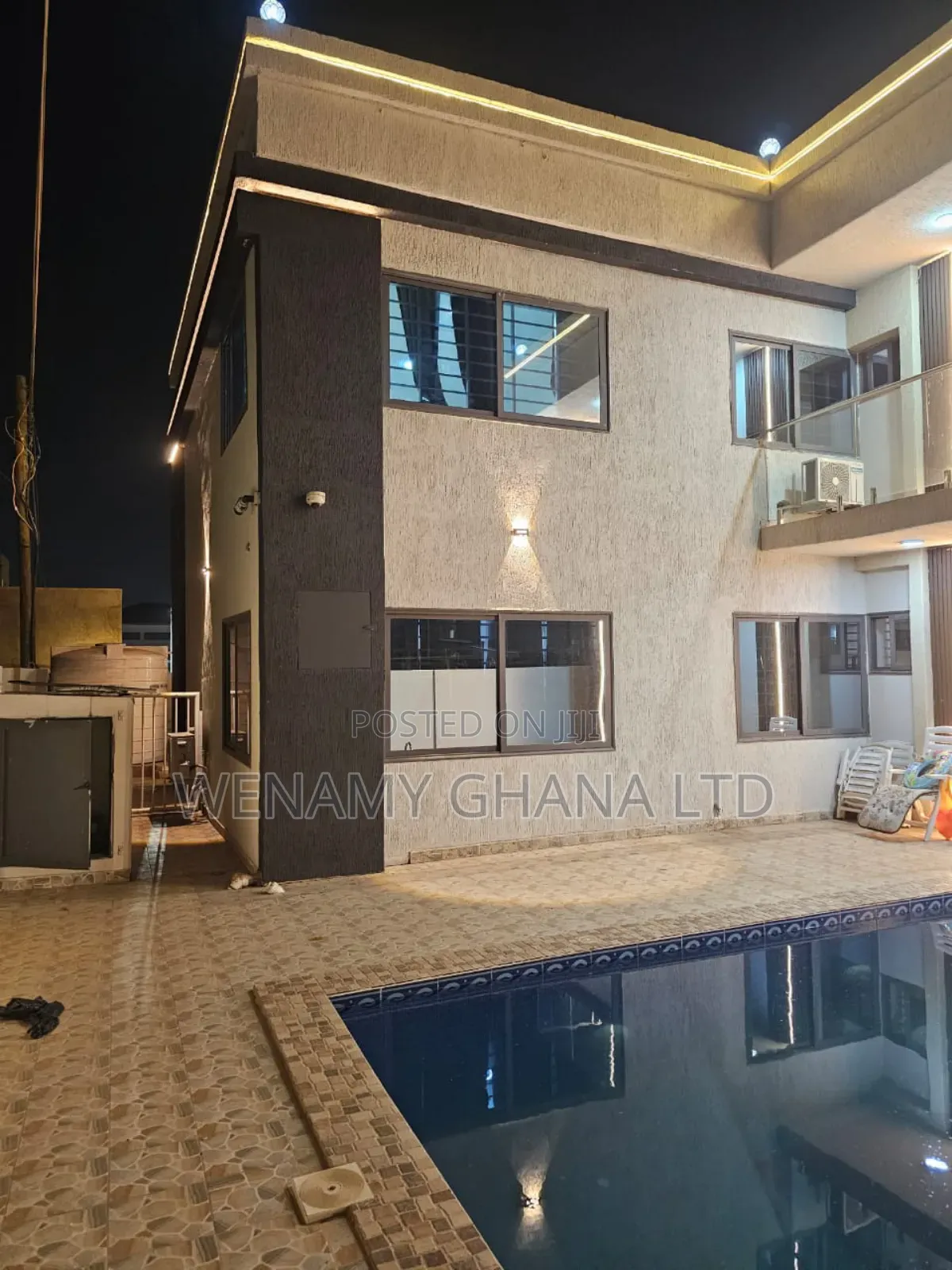 8bdrm Duplex in Devtraco, Tema Metropolitan for sale