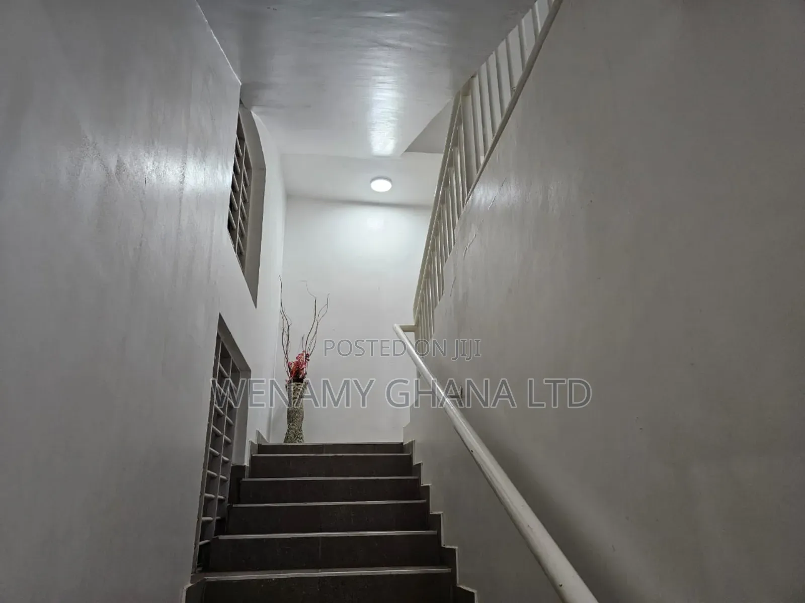 8bdrm Duplex in Devtraco, Tema Metropolitan for sale