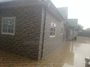 1bdrm Room & Parlour in Amasaman 3 Junction, Pokuase for rent