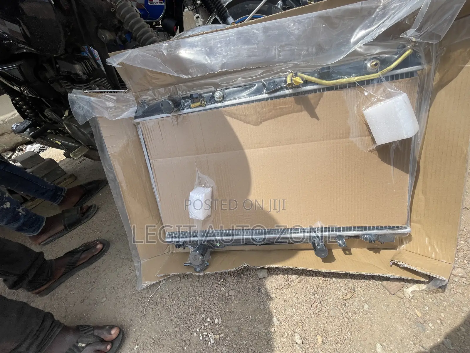 Toyota Venza 2014,2013,2012 Radiator Tank/ Water Tank