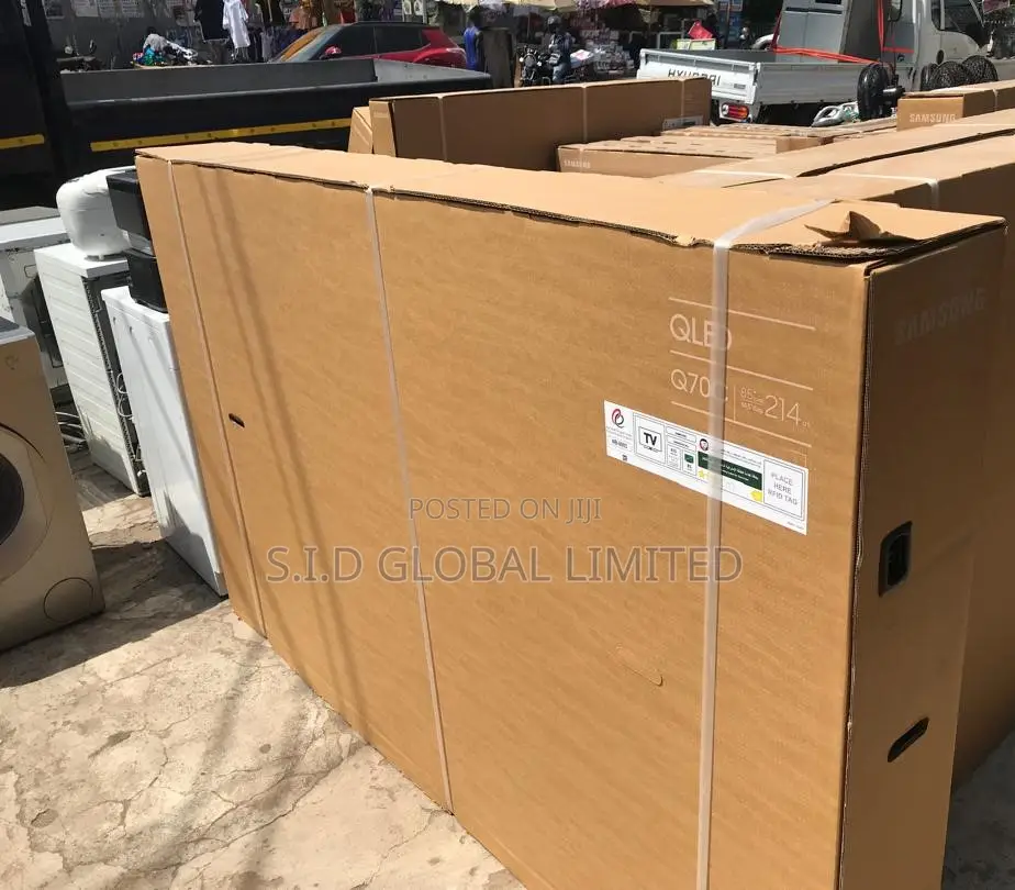 Where Reality Meet Fantasy 85" QLED Q70C Smart TV (2023)