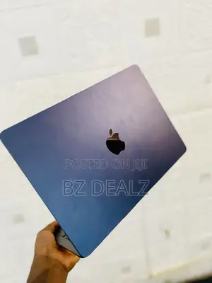 Laptop Apple MacBook Air 2022 M2 8GB Apple M2 SSD 256GB
