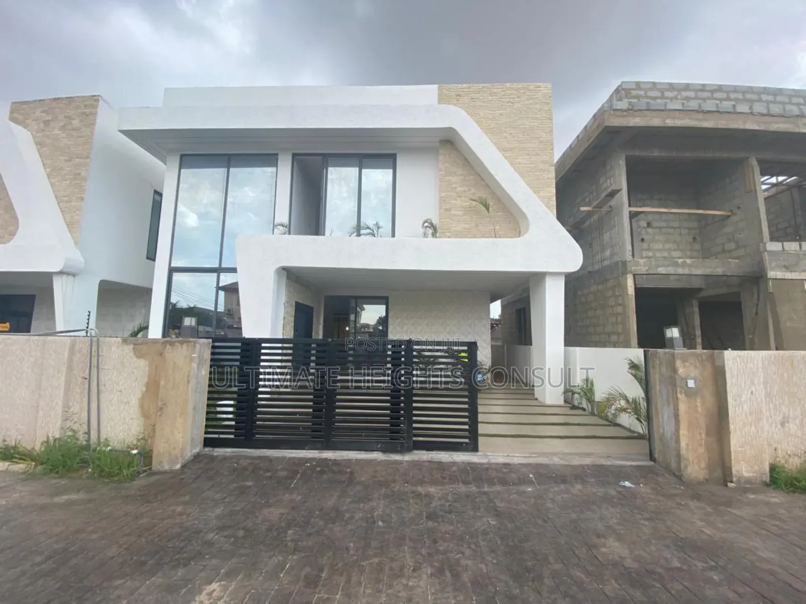 3bdrm House in Achimota Petroleum for sale