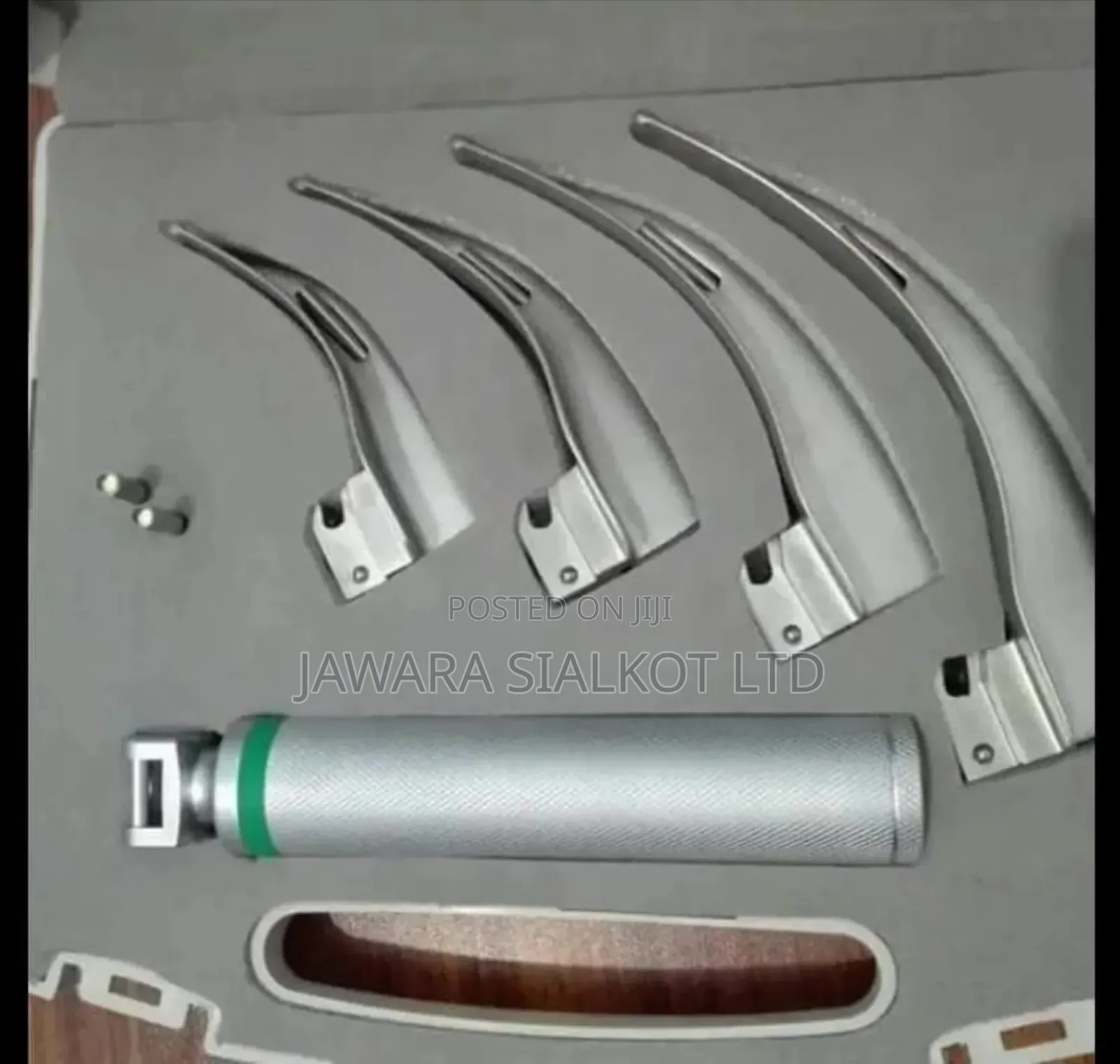 Fiber Optic Macintosh Layrngoscope Set With 4 Blades