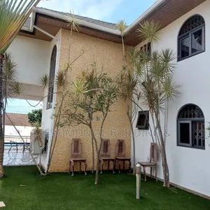 5bdrm House in Testimonial Building, Adjiriganor for sale