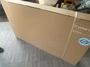 Slim Look Design Samsung 65′′ DU7010 UHD Smart TV (2024)