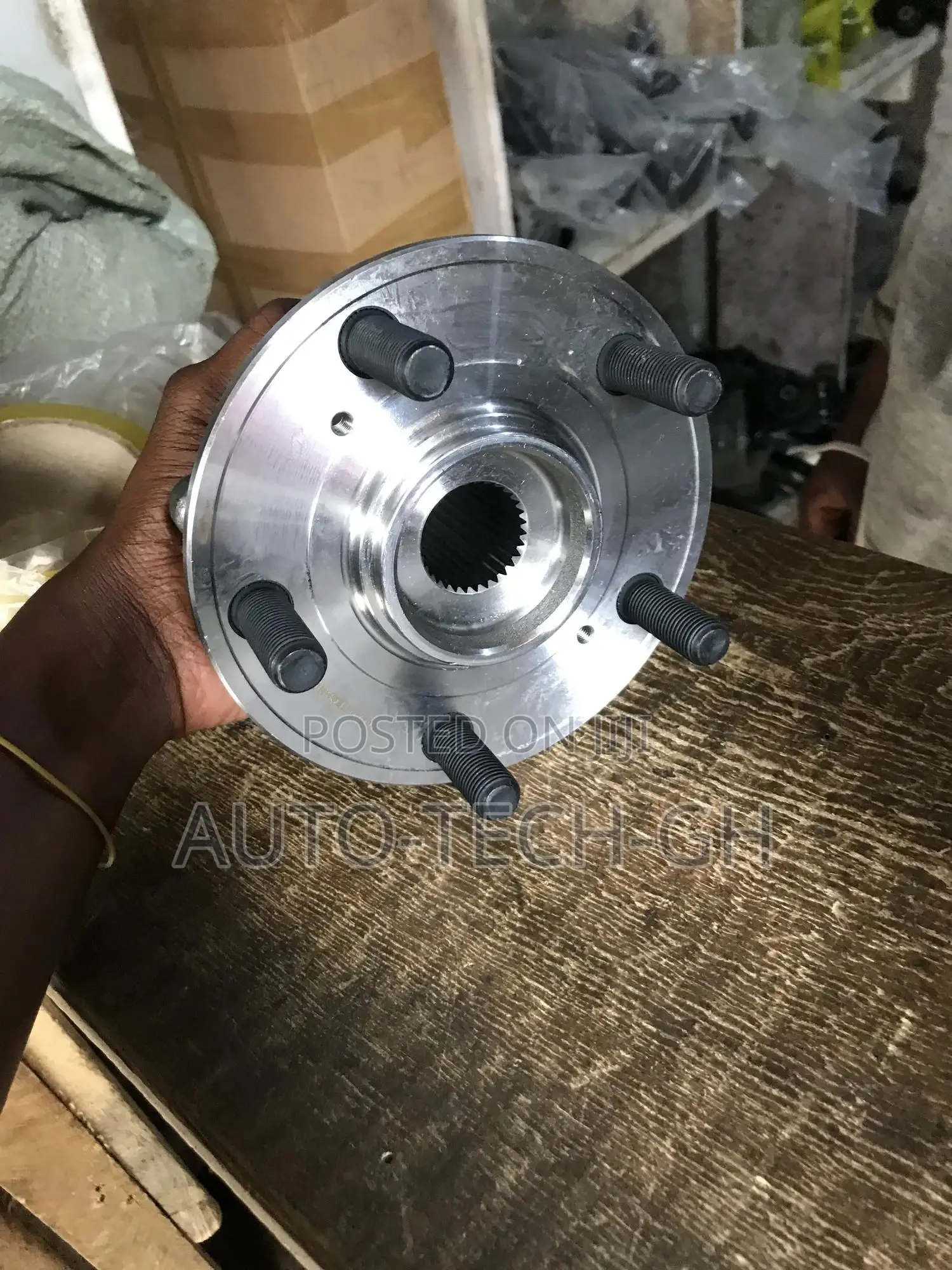Front Hub Pair for Honda Pilot 2006 Upwards