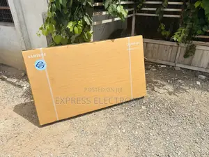Slim Sleek UHD Smart Samsung 65”DU8000 LED Screen