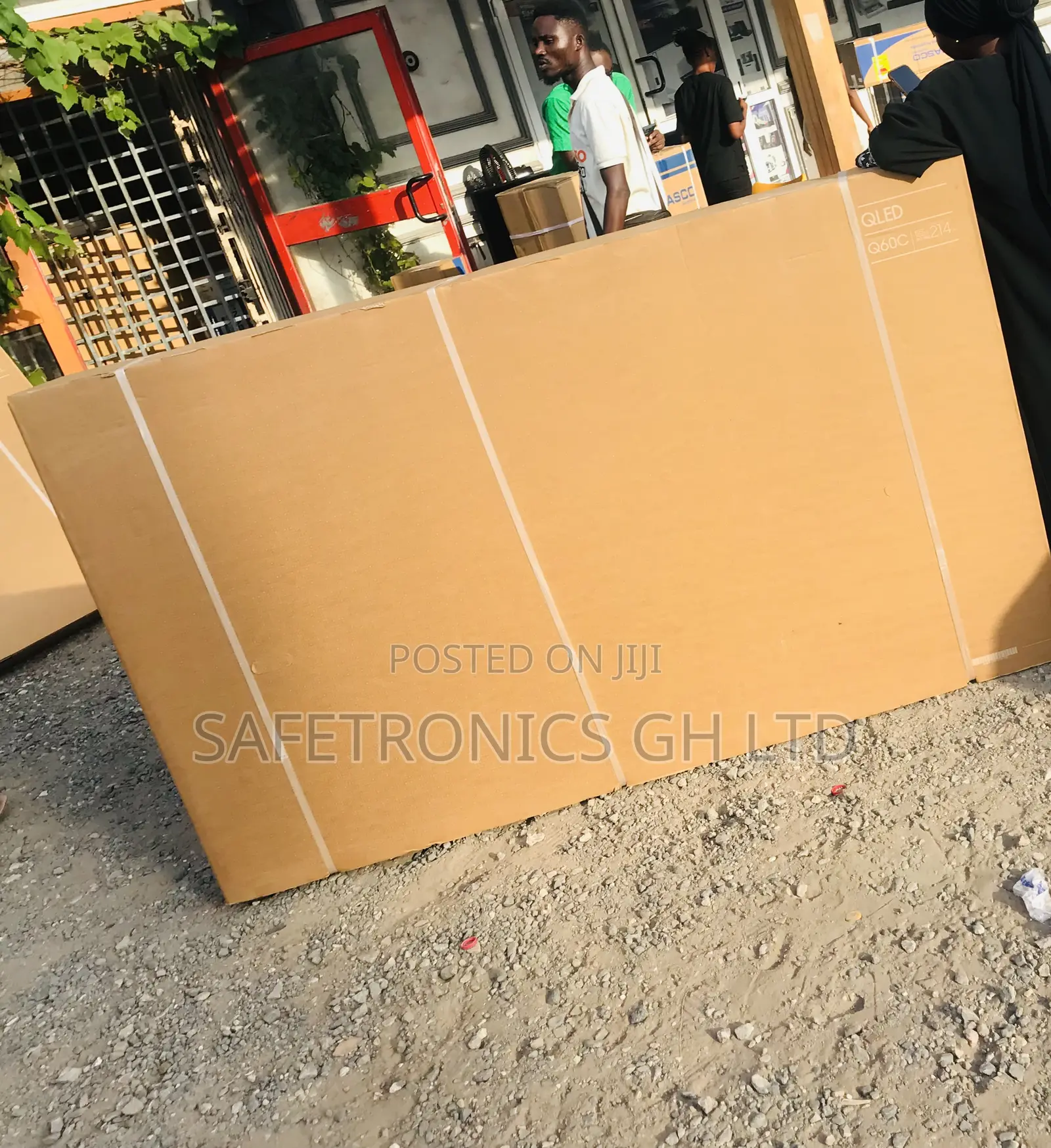 Crystal Qled Smart > Samsung 85 Inch Q70c Sleek Tv