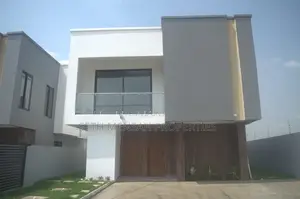 4bdrm Townhouse/Terrace in Skm, North Legon for sale