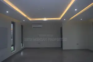 4bdrm Townhouse/Terrace in Skm, North Legon for sale