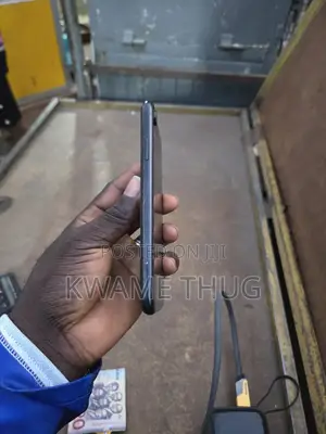 New Apple iPhone XR 128 GB Black