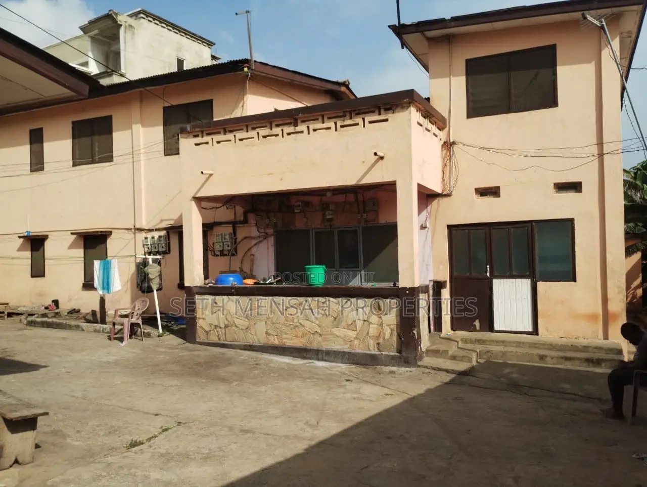 8bdrm House in Skm, Tesano for sale