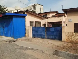 8bdrm House in Skm, Tesano for sale