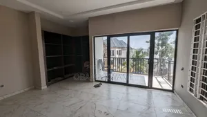 5bdrm House in Laryea Homes, Lake Side Estate for sale