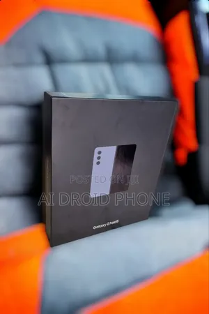 New Samsung Galaxy Z Fold 5 256 GB Gold