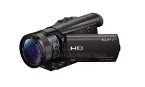 Sony HDR-CX900E: A Powerful Handycam With a Large Sensor