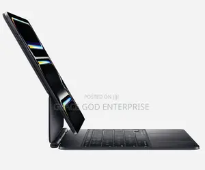 Apple iPad Pro 13-inch (M4) Magic Keyboard