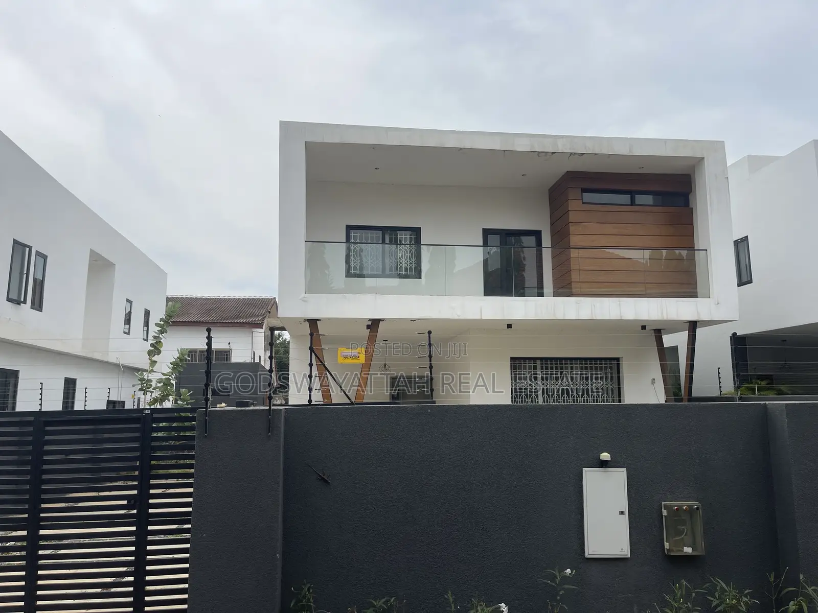4bdrm House in East Legon, Adjiriganor for sale